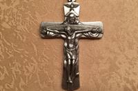 Krzyż z symbolem Trójcy świętej