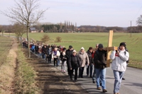 Z krzyżem na ramionach Z krzyżem na ramionach